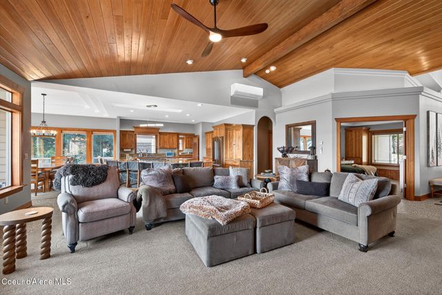 24079 N McKenzie DR, Rathdrum, ID 83858