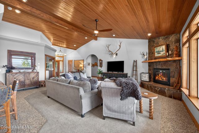 24079 N McKenzie DR, Rathdrum, ID 83858