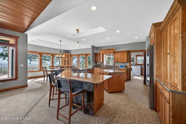 24079 N McKenzie DR, Rathdrum, ID 83858