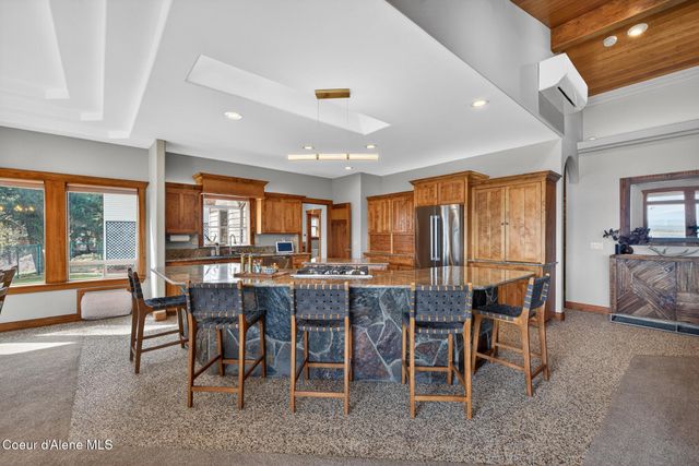 24079 N McKenzie DR, Rathdrum, ID 83858