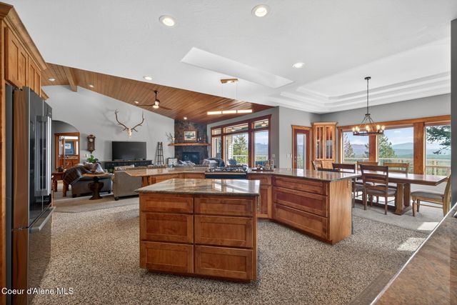 24079 N McKenzie DR, Rathdrum, ID 83858