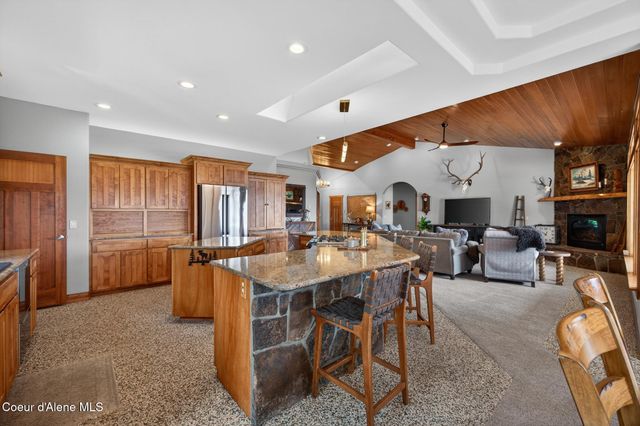 24079 N McKenzie DR, Rathdrum, ID 83858