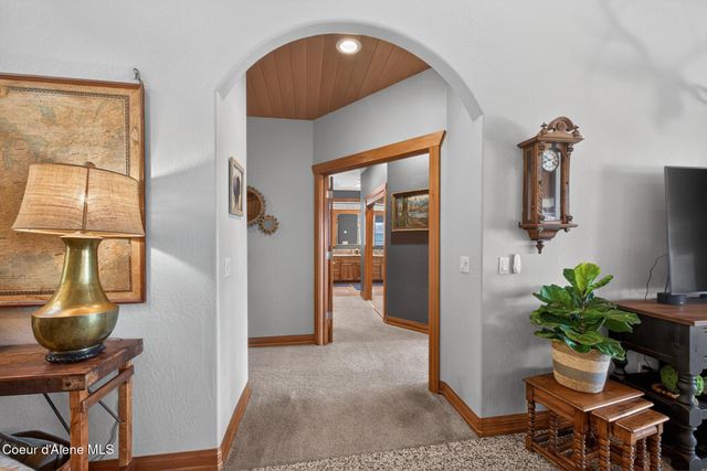 24079 N McKenzie DR, Rathdrum, ID 83858