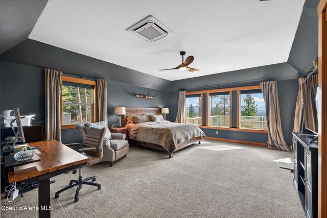 24079 N McKenzie DR, Rathdrum, ID 83858