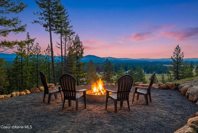 24079 N McKenzie DR, Rathdrum, ID 83858