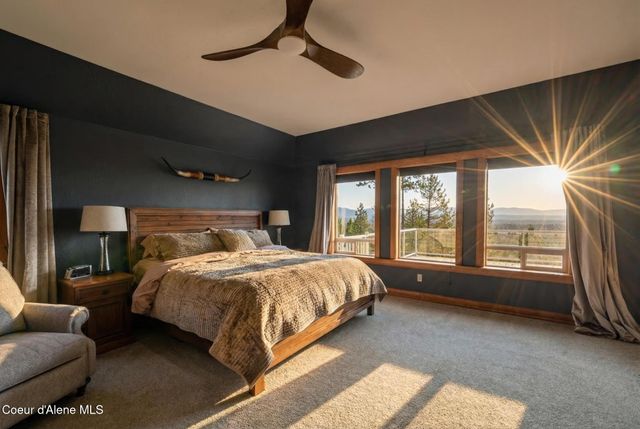 24079 N McKenzie DR, Rathdrum, ID 83858