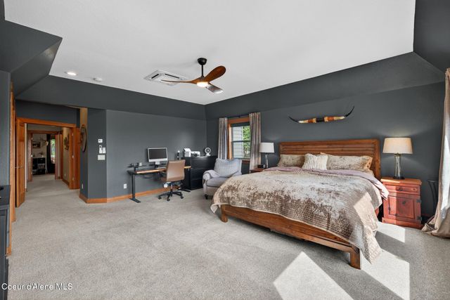 24079 N McKenzie DR, Rathdrum, ID 83858