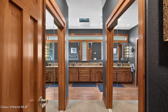 24079 N McKenzie DR, Rathdrum, ID 83858