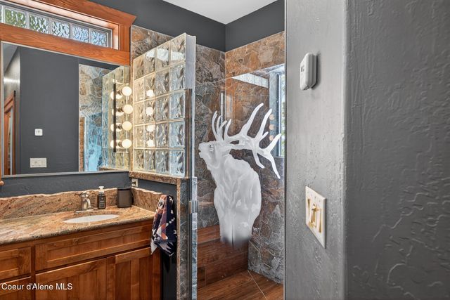 24079 N McKenzie DR, Rathdrum, ID 83858