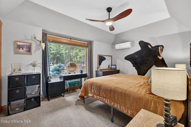 24079 N McKenzie DR, Rathdrum, ID 83858