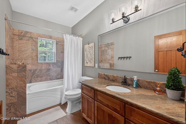 24079 N McKenzie DR, Rathdrum, ID 83858