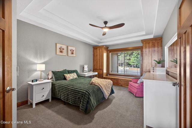 24079 N McKenzie DR, Rathdrum, ID 83858