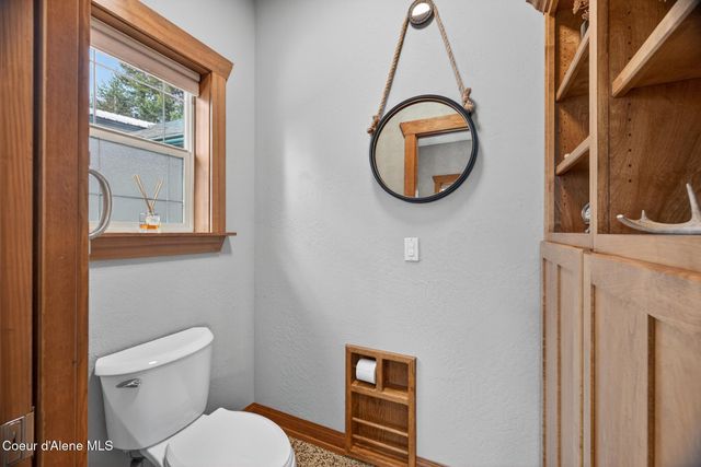 24079 N McKenzie DR, Rathdrum, ID 83858