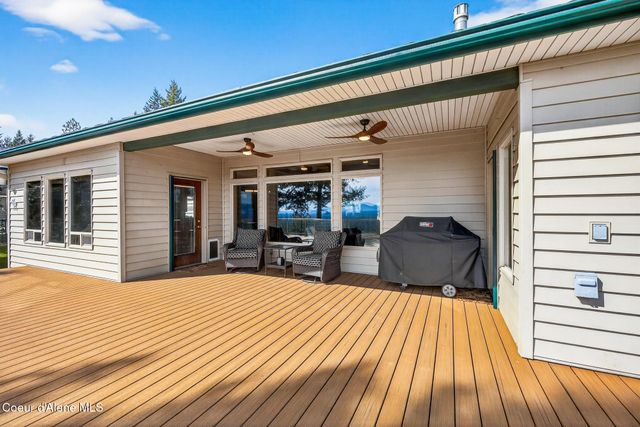 24079 N McKenzie DR, Rathdrum, ID 83858