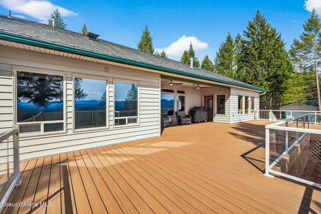 24079 N McKenzie DR, Rathdrum, ID 83858