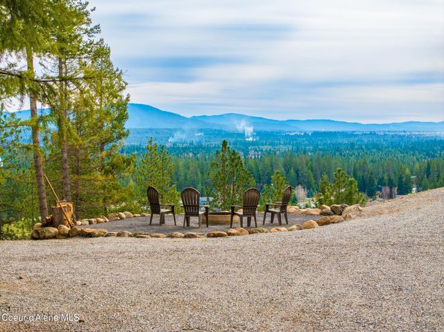 24079 N McKenzie DR, Rathdrum, ID 83858