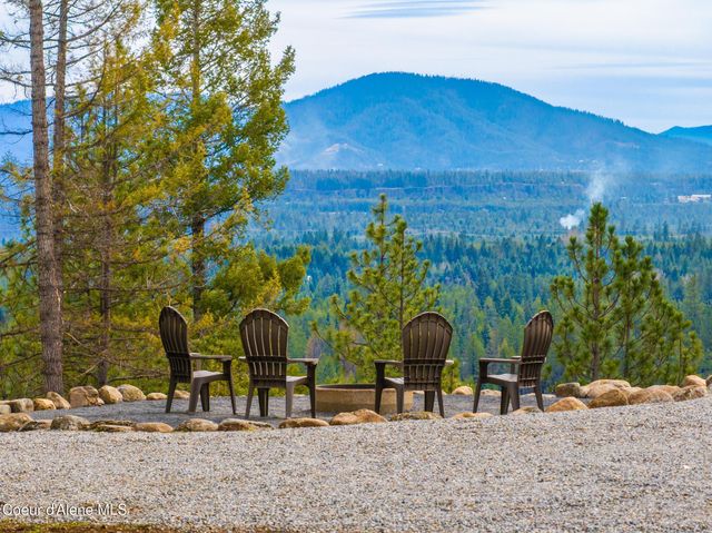 24079 N McKenzie DR, Rathdrum, ID 83858