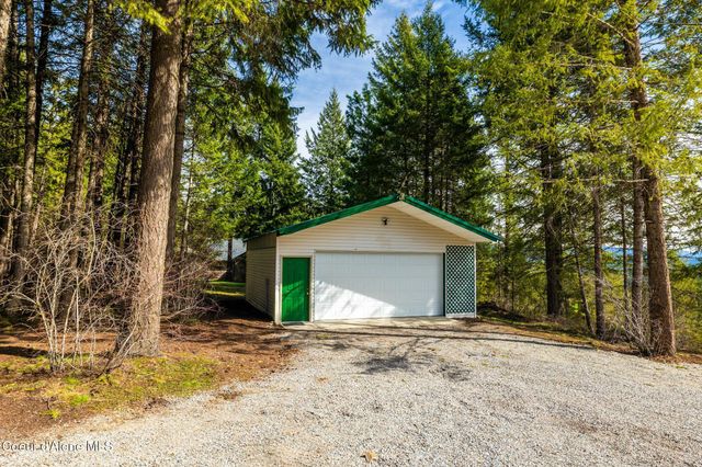 24079 N McKenzie DR, Rathdrum, ID 83858