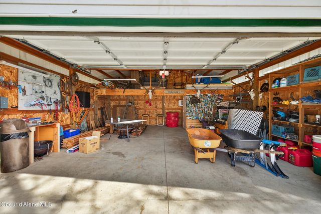 24079 N McKenzie DR, Rathdrum, ID 83858