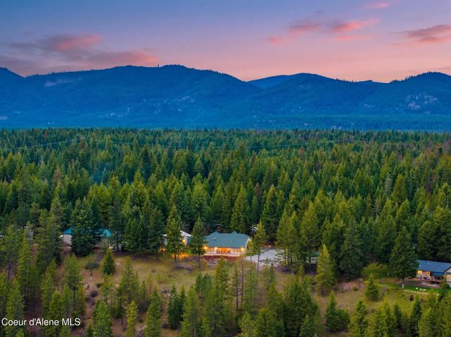 24079 N McKenzie DR, Rathdrum, ID 83858