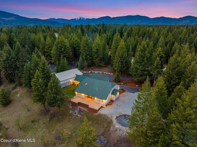 24079 N McKenzie DR, Rathdrum, ID 83858