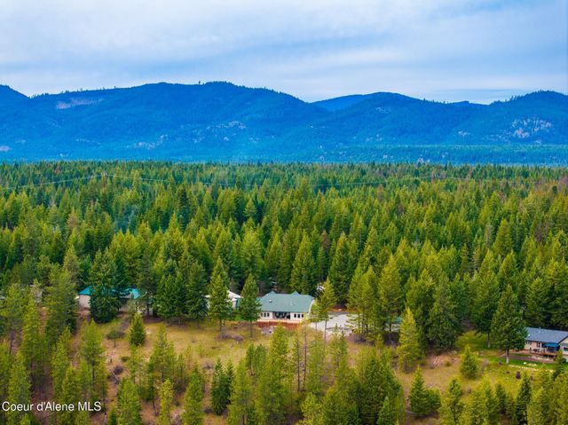 24079 N McKenzie DR, Rathdrum, ID 83858