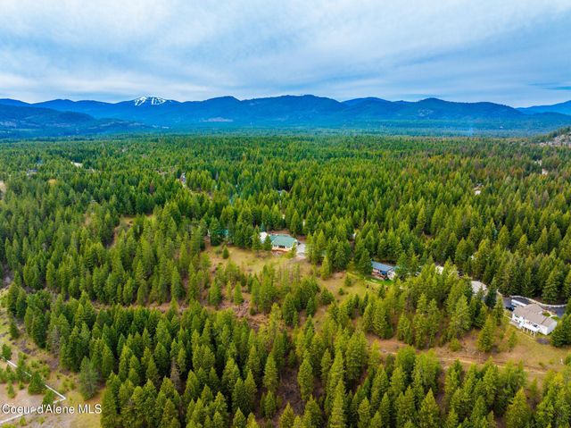24079 N McKenzie DR, Rathdrum, ID 83858