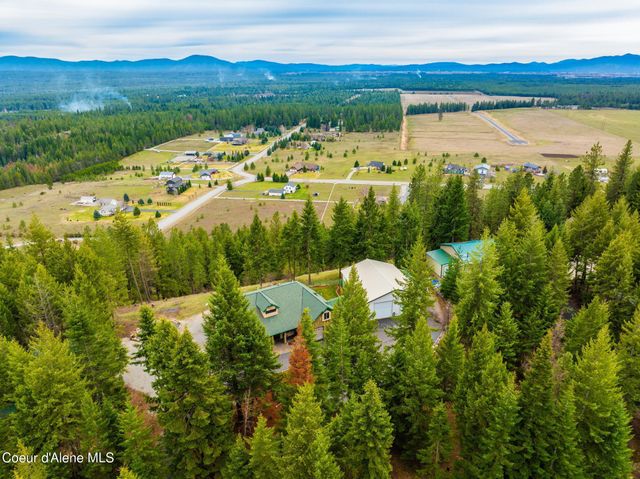 24079 N McKenzie DR, Rathdrum, ID 83858