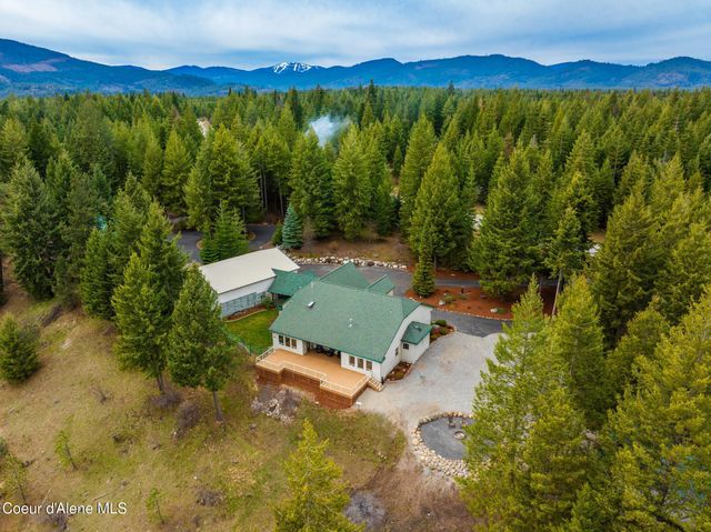24079 N McKenzie DR, Rathdrum, ID 83858