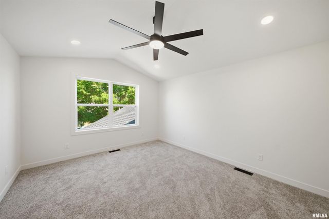 256 KARAGEN Circle, Germantown Hills, IL 61548