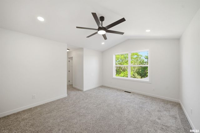 256 KARAGEN Circle, Germantown Hills, IL 61548