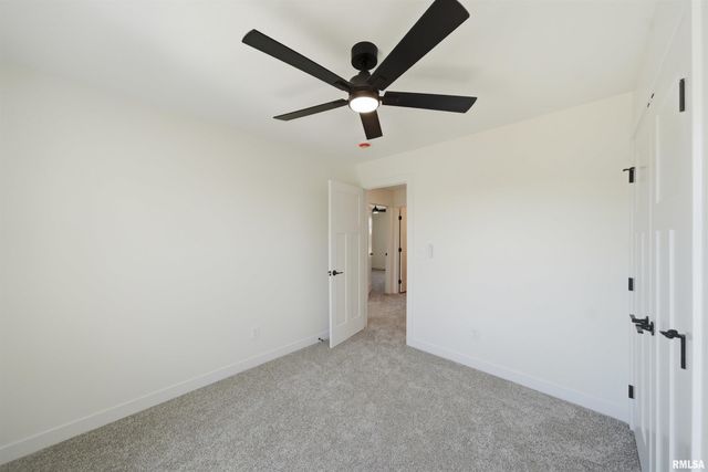 256 KARAGEN Circle, Germantown Hills, IL 61548