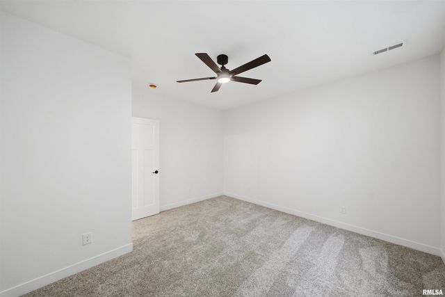 256 KARAGEN Circle, Germantown Hills, IL 61548