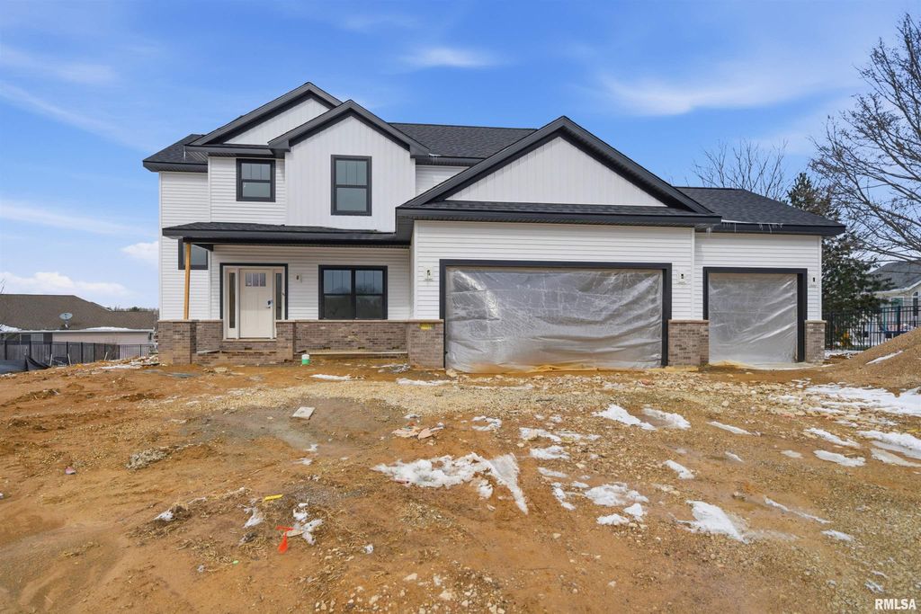 256 KARAGEN Circle, Germantown Hills, IL 61548