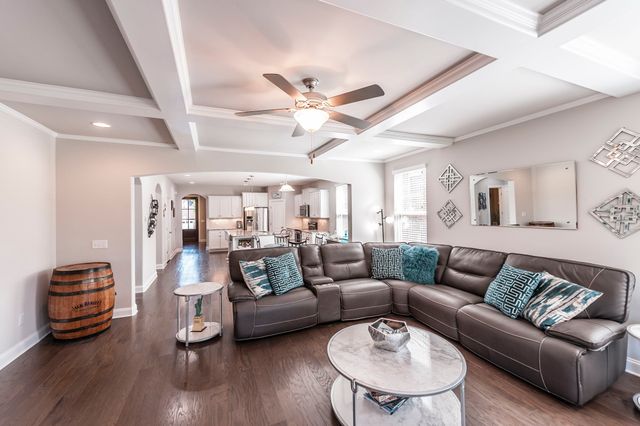 414 Fall Creek Cir, Goodlettsville, TN 37072