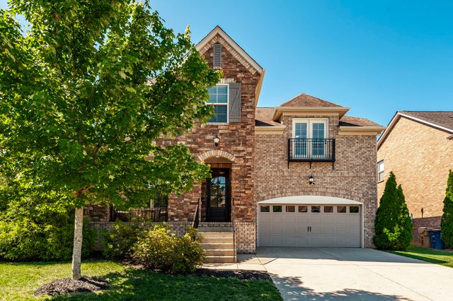 414 Fall Creek Cir, Goodlettsville, TN 37072