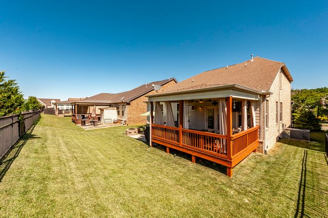 414 Fall Creek Cir, Goodlettsville, TN 37072