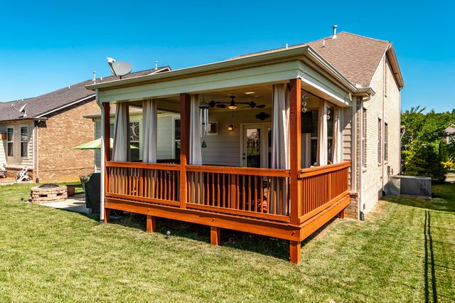 414 Fall Creek Cir, Goodlettsville, TN 37072