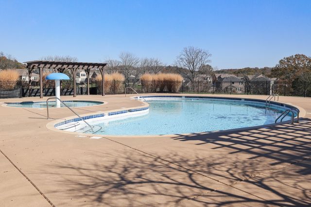 414 Fall Creek Cir, Goodlettsville, TN 37072