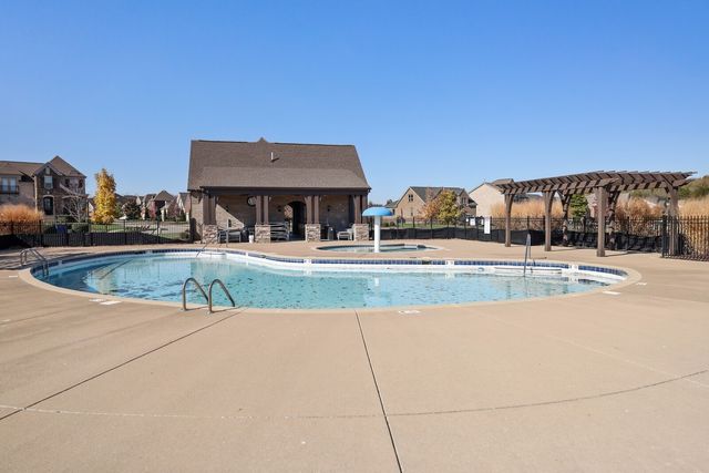 414 Fall Creek Cir, Goodlettsville, TN 37072