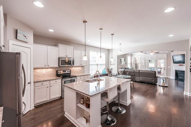 414 Fall Creek Cir, Goodlettsville, TN 37072
