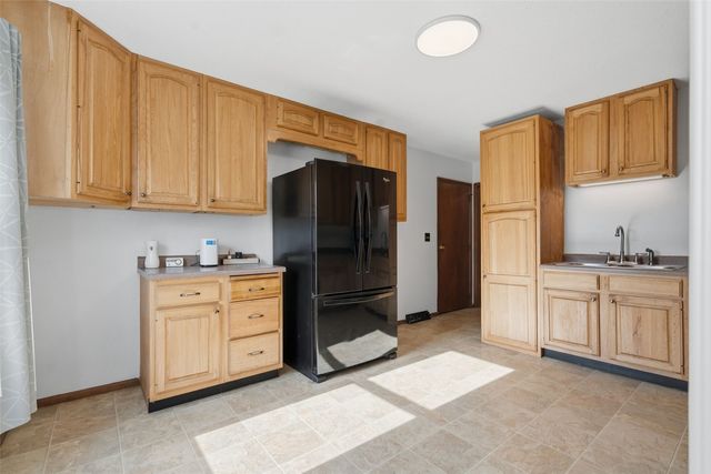 208 Atwood Drive SW, Cedar Rapids, IA 52404