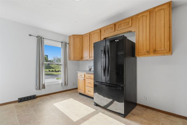 208 Atwood Drive SW, Cedar Rapids, IA 52404
