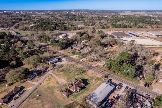 2201 Badger Lane, Huntsville, TX 77320