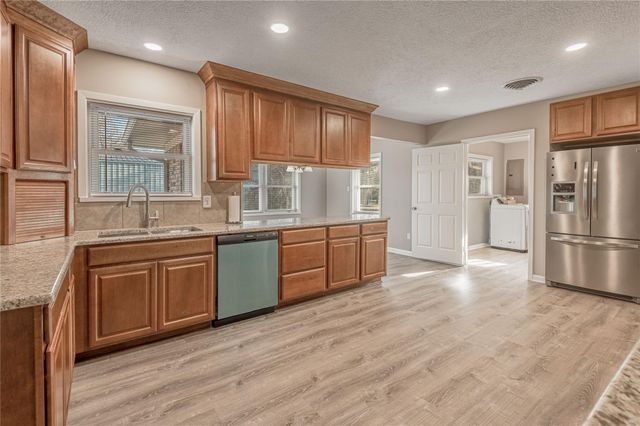 2201 Badger Lane, Huntsville, TX 77320