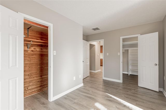 2201 Badger Lane, Huntsville, TX 77320