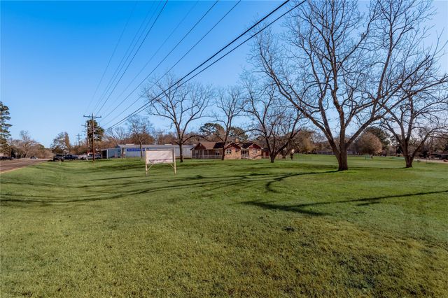 2201 Badger Lane, Huntsville, TX 77320