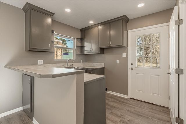 2201 Badger Lane, Huntsville, TX 77320