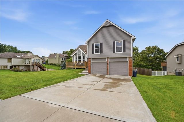 1309 NE Chowning Drive, Kansas City, MO 64155