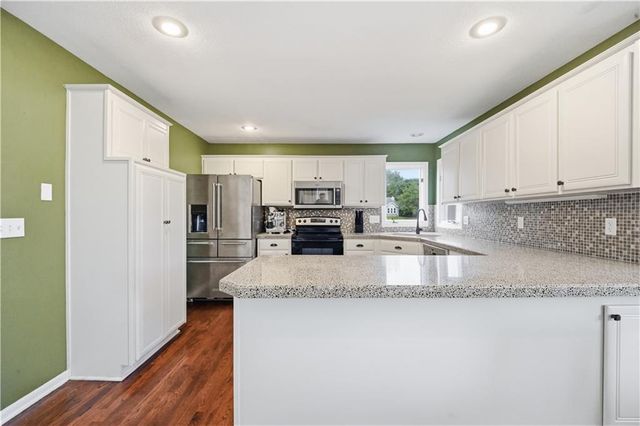 1309 NE Chowning Drive, Kansas City, MO 64155
